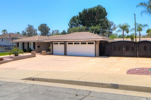 933 Englewild Dr, Glendora, CA 91741-2219