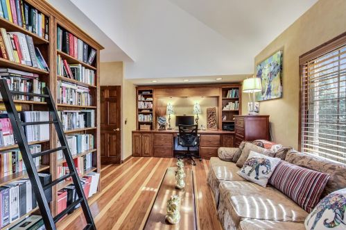 347 Willowood Ln, Willowbrook IL  60527-3900 exterior