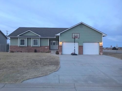 640 Prairie Parkway Ct, Benton, KS 67017-9373