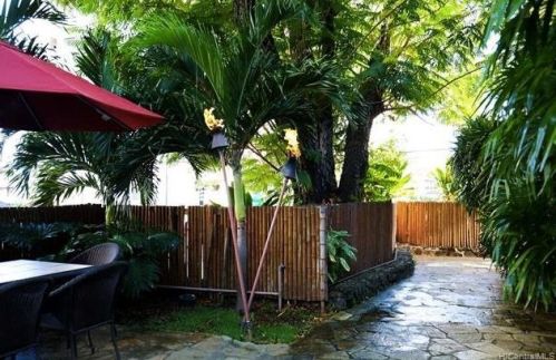 1190 Wilder Ave, Honolulu HI  96822-2782 exterior