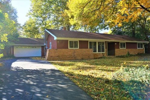711 Hamilton Dr, Champaign, IL 61820-6811