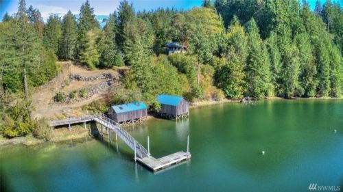 605 Eaton Rd, Dabob, WA 98376