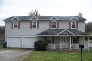 126 Crescent Ln, Jacksboro, TN 37757-3920