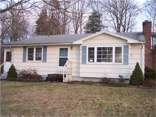 11 Daggett Dr, Meriden, CT 06450-2507