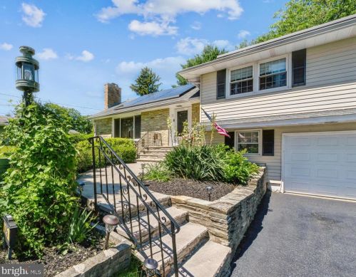 25 Woodhampton Dr, Trenton, NJ 08638-1440