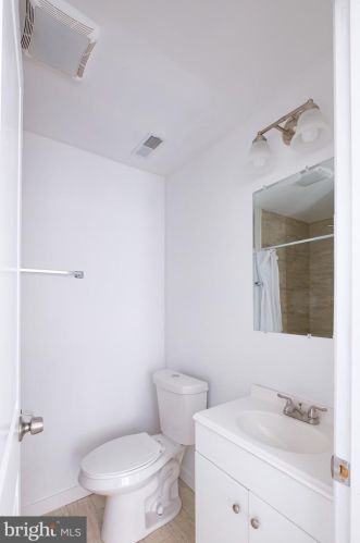 2024 8th St, Philadelphia PA  19122-1304 exterior