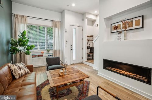 2221 Hope St, Philadelphia PA  19133-3723 exterior