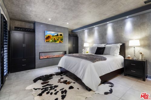 612 Ivy St, Glendale CA  91204-1027 exterior