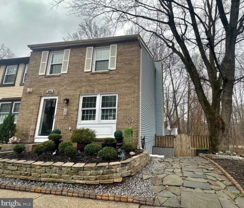 8366 Fern Leaf Ct, Springfield, VA 22153-3865