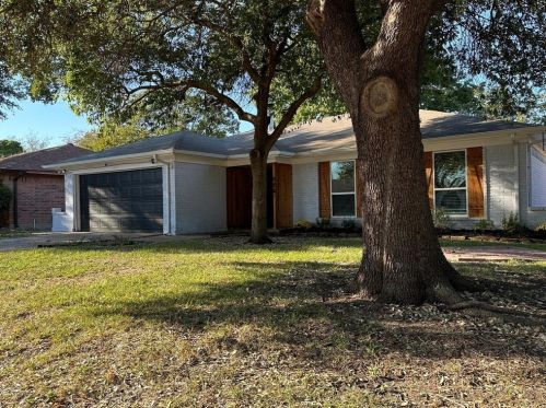 528 Clover Dr, Fort Worth, TX 76179-1158