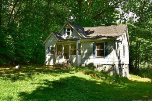 96 Faneuil St, Windsor, CT 06095-4522