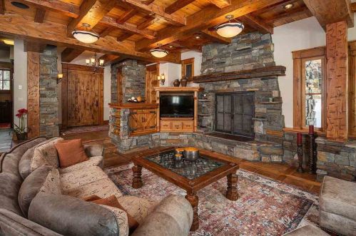 10237 Dick Barter, Truckee CA  96161-5172 exterior