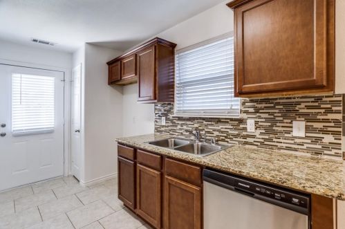 805 College, Princeton TX 75407-6734 exterior