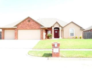 820 Golden Pond Dr, Yukon, OK 73099-6140