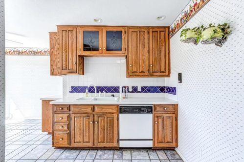 2817 Laurel Oaks Dr, Garland TX  75044-6944 exterior