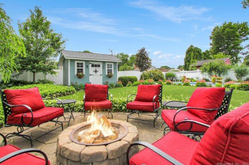 525 River St, Milford, CT 06461-1902