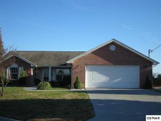 1154 Sunshine Dr, Dandridge, TN 37725-6057