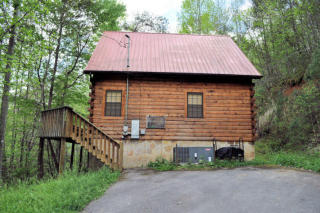 3810 Katelyns Ln, Pigeon Forge, TN 37876-9087