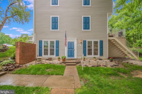 2864 Burgundy Pl, Woodbridge, VA 22192-1917