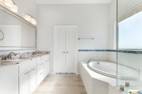 115 High Pt Cir, Spring Branch TX 78070-5065 exterior