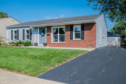 45 Laurel Trl, Wheeling, IL 60090-4415