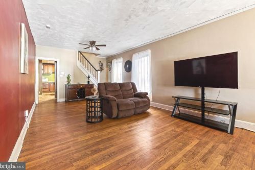 33 Mcclellan Ave, Trenton, NJ 08610-6043