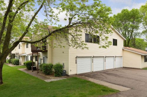 4271 Centerville Rd, Saint Paul, MN 55127-7814