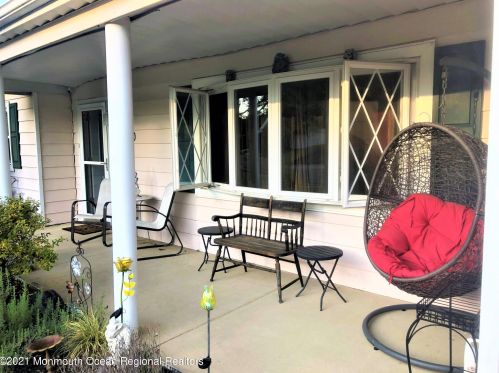 10 Wisconsin Dr, Jackson Twp, NJ 08527-1524