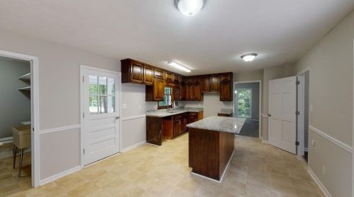 1680 Holmes Dr, Conyers GA  30094-4810 exterior