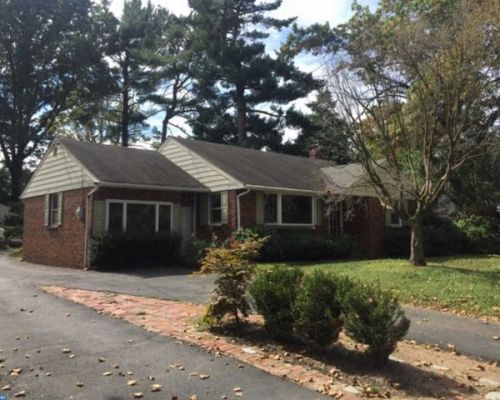 316 Hawthorne Ave, Tavistock, NJ 08033-1101