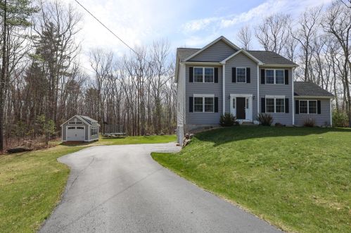 114 Monarch Ave, Goffstown, NH 03045-2734