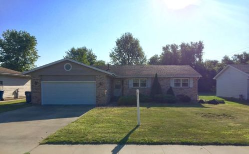 340 Pierce Ave, Bradley, IL 60915-1422