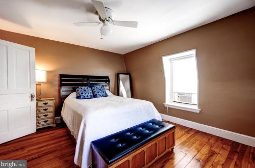 225 Gravers Ln, Philadelphia PA 19118-2802 exterior