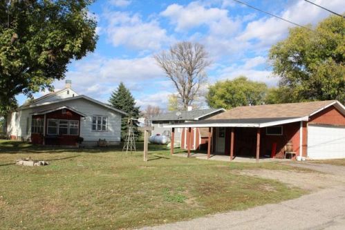 203 Adams Ave, Dilworth, MN 56529-1437