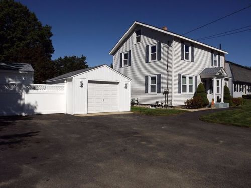 33 Robinson Rd, Nashua, NH 03060-5844
