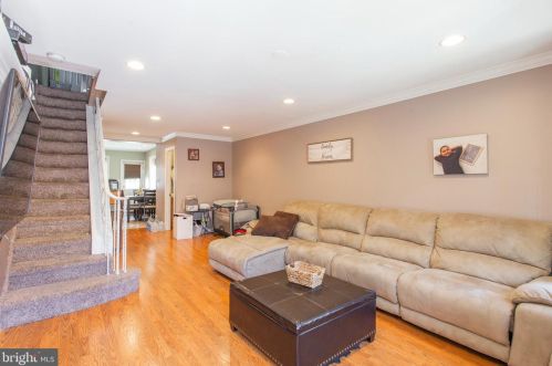 2628 12th St, Philadelphia, PA 19133-1103