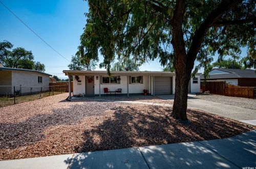 756 Carnation Dr, Sandy UT 84094-4435 exterior