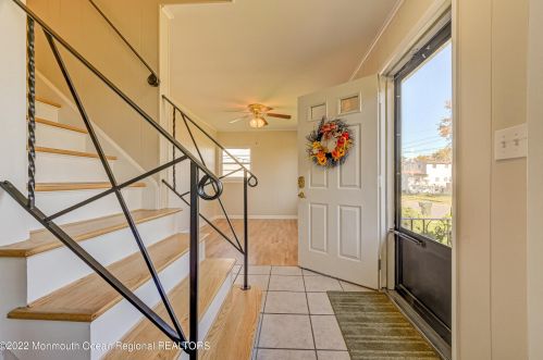 19 Cornell Dr, Hazlet, NJ 07730-2320