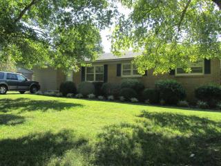 649 Clifft St, Bolivar, TN 38008-2403