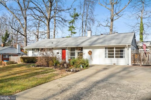 7407 Exmore St, Springfield, VA 22150-4027