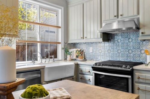 46 Danbury Ln, Irvine CA  92618-3972 exterior