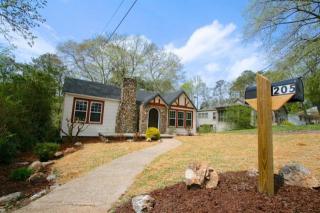 205 Booth Rd, Chattanooga, TN 37411-2702