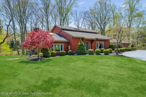 61 Centerville Rd, Holmdel Village, NJ 07733-1129