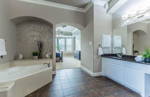 6911 Cyn Mdw Dr, Garland TX  75048-3050 exterior