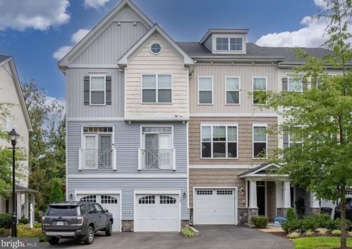 1609 Renate Dr, Woodbridge, VA 22192-2725