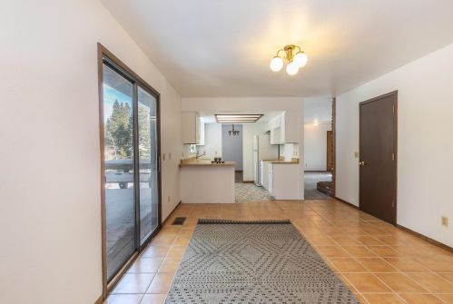 10556 Jeffrey Way, Truckee CA  96161-2518 exterior