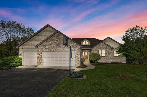 45 Burnette Dr, Antioch, IL 60002-2645