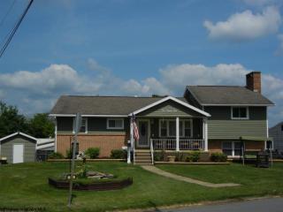 128 Savannah St, Morgantown, WV 26501-4086