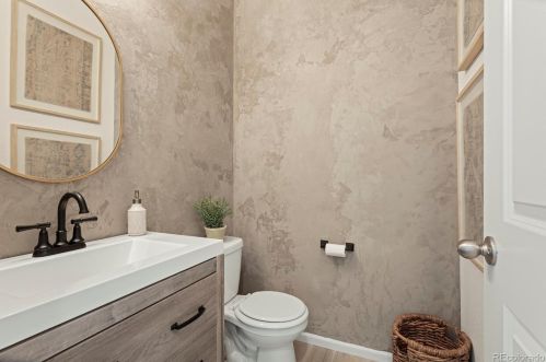 27524 10th Dr, Aurora CO  80018 exterior