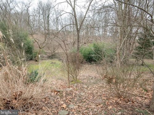 2122 Millcreek Rd, Lancaster PA  17602-4749 exterior